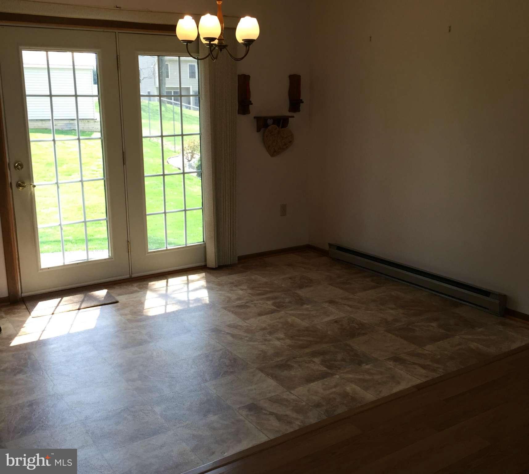 801 Interval Road Hagerstown, MD 21740 - Photo 4 of 20 Dining Room