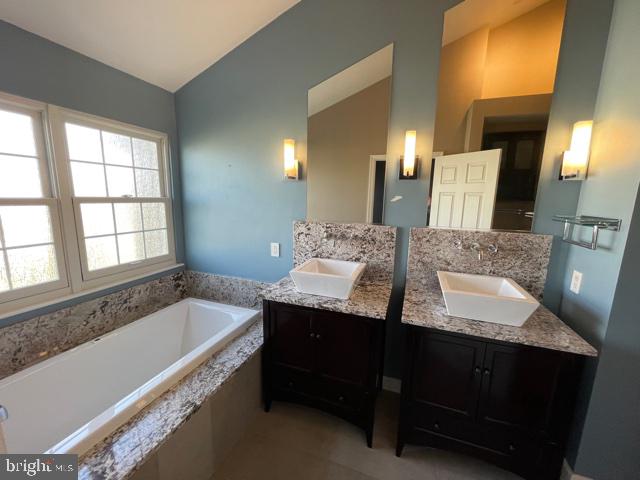 44034 Rising Sun Terrace Ashburn, VA 20147 - Photo 10 of 23 Master Bath