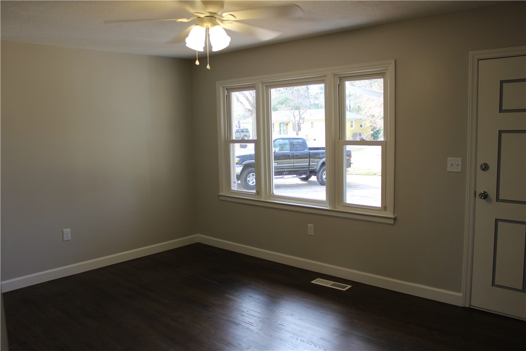 212 Warwick Street Anderson, SC 29621 - Photo 5 of 16