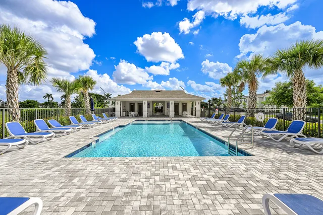 $525,000 | 6933 Harbours Edge Avenue, Lake Worth, FL 33467