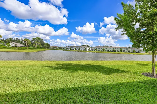 $525,000 | 6933 Harbours Edge Avenue, Lake Worth, FL 33467