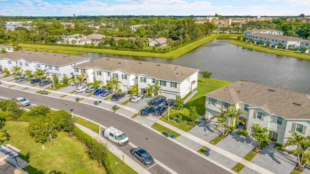 $525,000 | 6933 Harbours Edge Avenue, Lake Worth, FL 33467