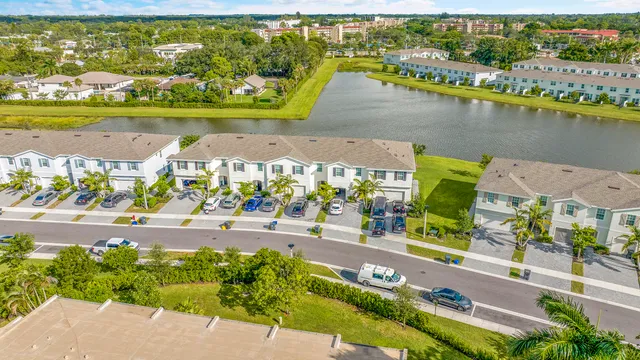 $525,000 | 6933 Harbours Edge Avenue, Lake Worth, FL 33467