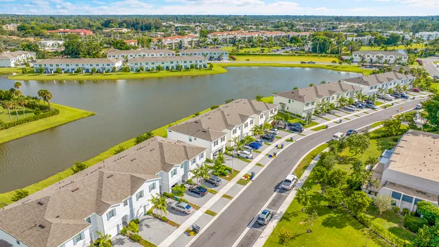 $525,000 | 6933 Harbours Edge Avenue, Lake Worth, FL 33467