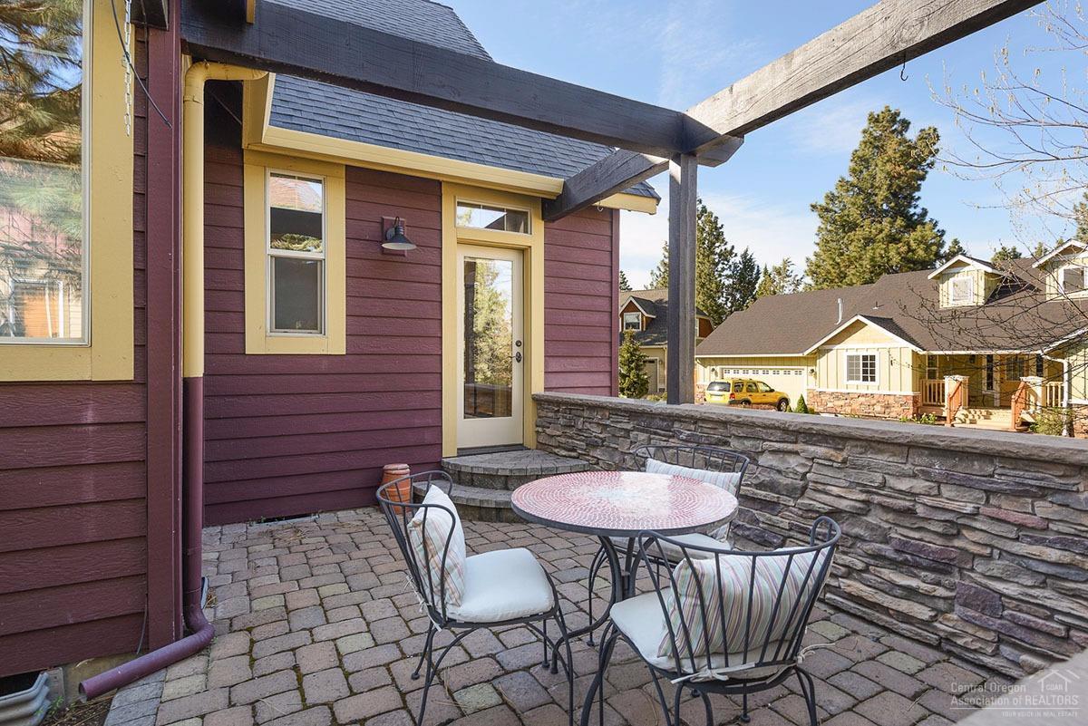 61218 Ridgewater Loop Bend, OR 97702 - Photo 18 of 25 Additional Photo