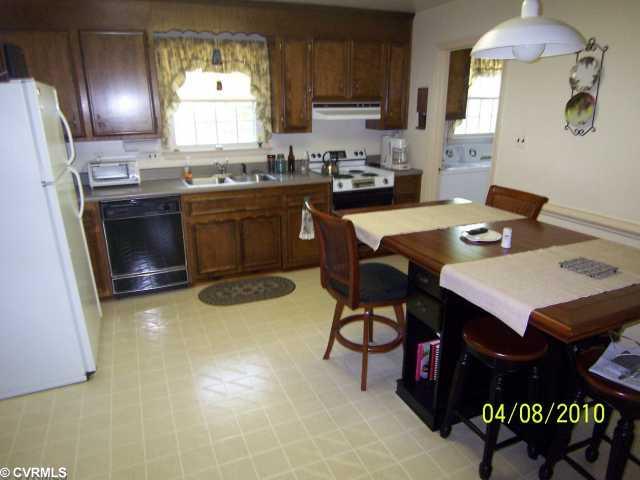 13100 Middlebrook Road Chester, VA 23831 - Photo 3 of 12 Breakfast Nook