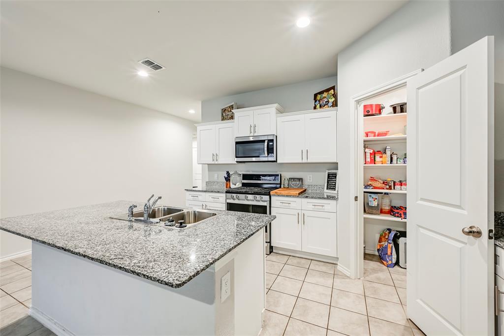 508 Bronze Circle West Springtown, TX 76082 - Photo 12 of 24
