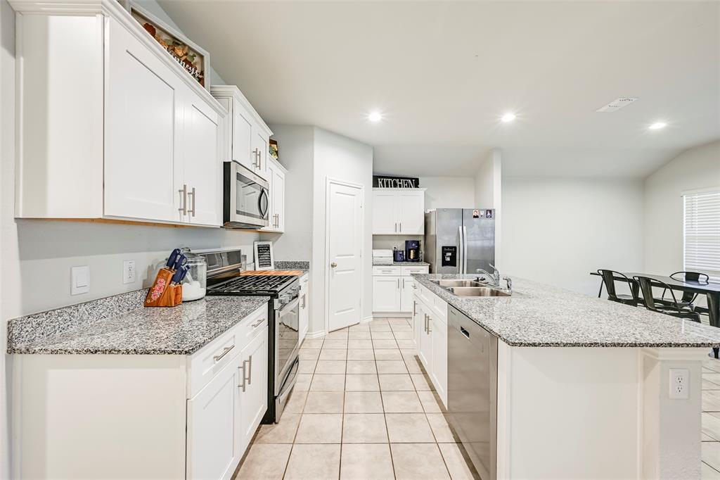 508 Bronze Circle West Springtown, TX 76082 - Photo 10 of 24