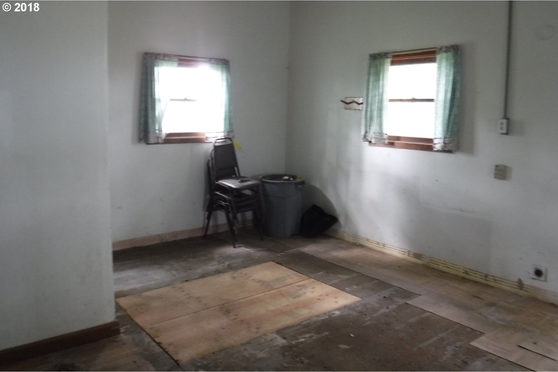 9241 Nusom Road Northeast Silverton, OR 97381 - Photo 4 of 24