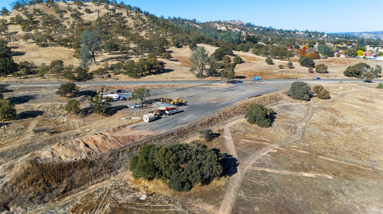 470 Highway 12 Valley Springs, CA 95252 - Photo 18 of 18 a view of a yard with mountains