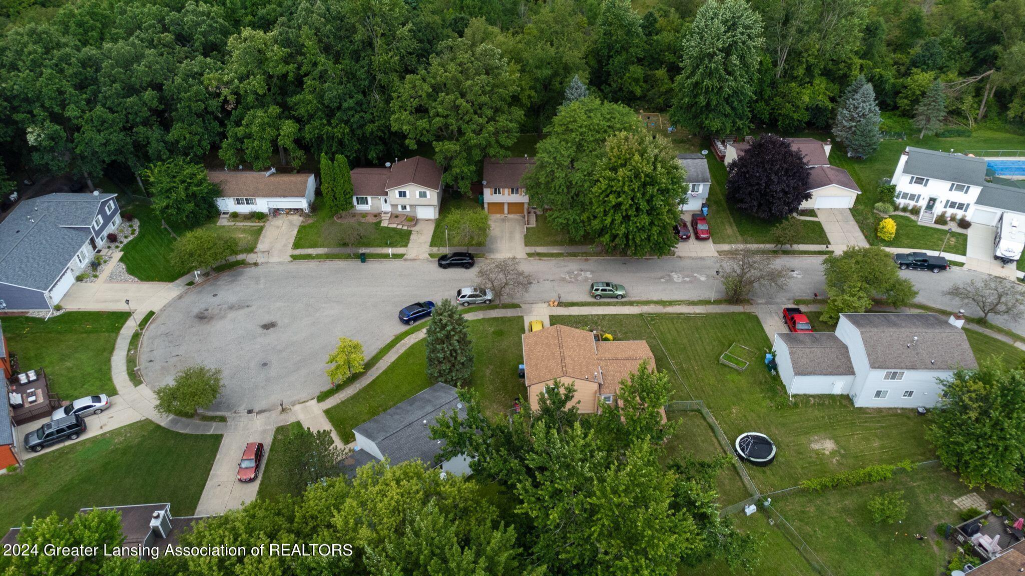 5901 Rockingham Drive Lansing, MI 48911 - Photo 40 of 42 lwSrnQhg