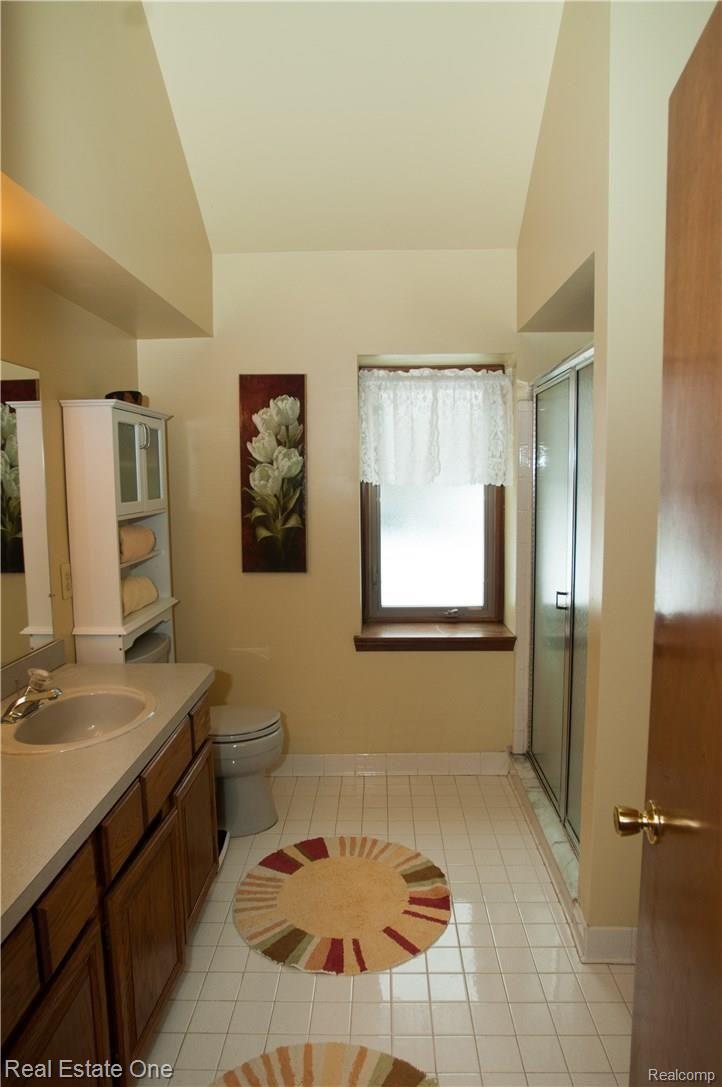1347 Bembridge Drive Rochester, MI 48307 - Photo 12 of 66 1347-Bembridge-9.jpg