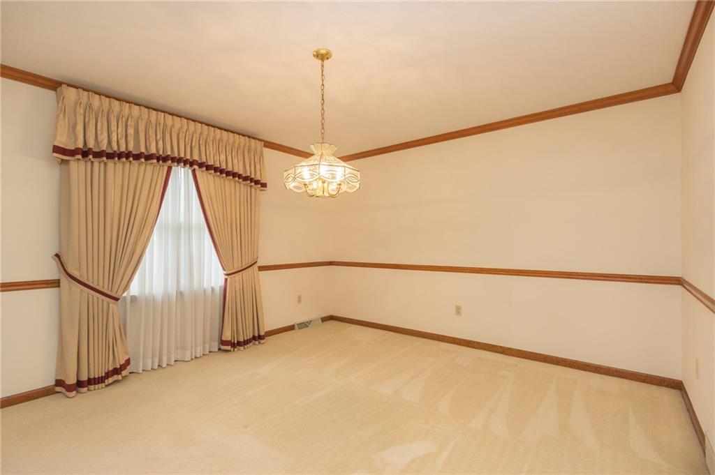 120 Cedar Ridge Drive Monaca, PA 15061 - Photo 9 of 24 Diningroom