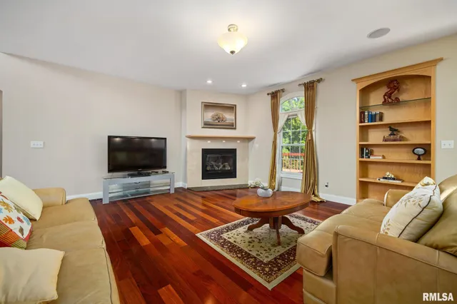 $585,000 | 1224 Autumn Ridge Court, Morton, IL 61550