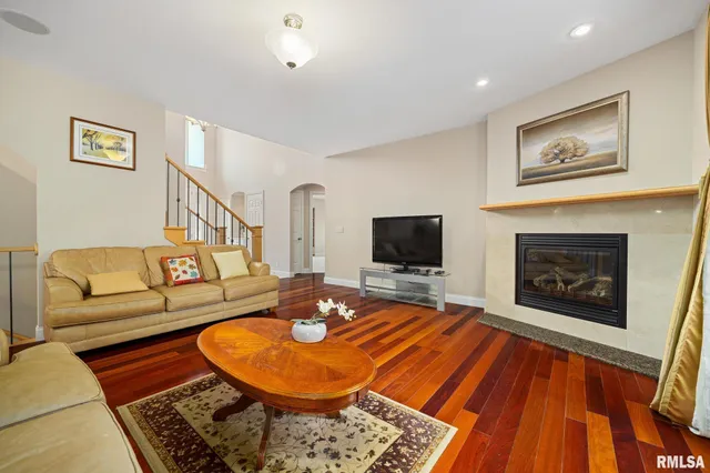 $585,000 | 1224 Autumn Ridge Court, Morton, IL 61550