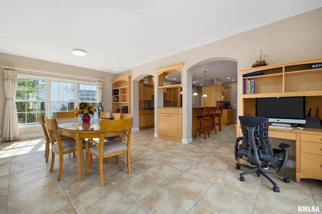 $585,000 | 1224 Autumn Ridge Court, Morton, IL 61550