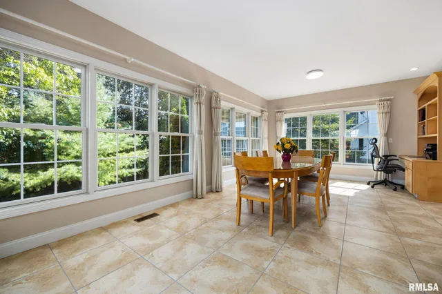 $585,000 | 1224 Autumn Ridge Court, Morton, IL 61550