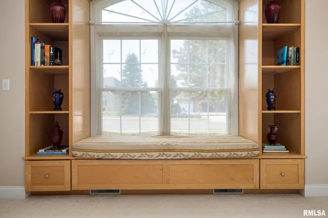 $585,000 | 1224 Autumn Ridge Court, Morton, IL 61550