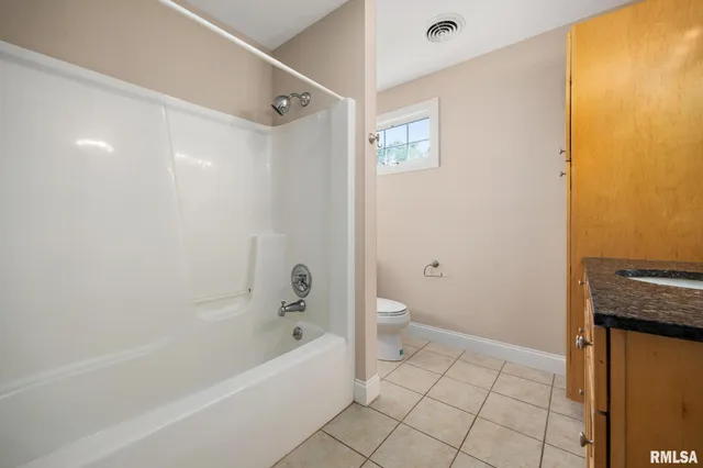 $585,000 | 1224 Autumn Ridge Court, Morton, IL 61550