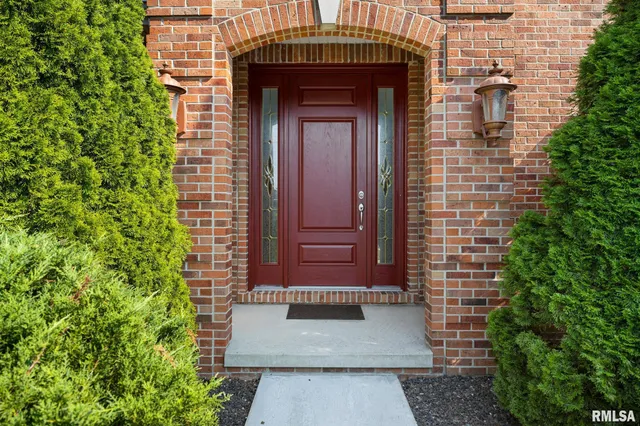 $585,000 | 1224 Autumn Ridge Court, Morton, IL 61550