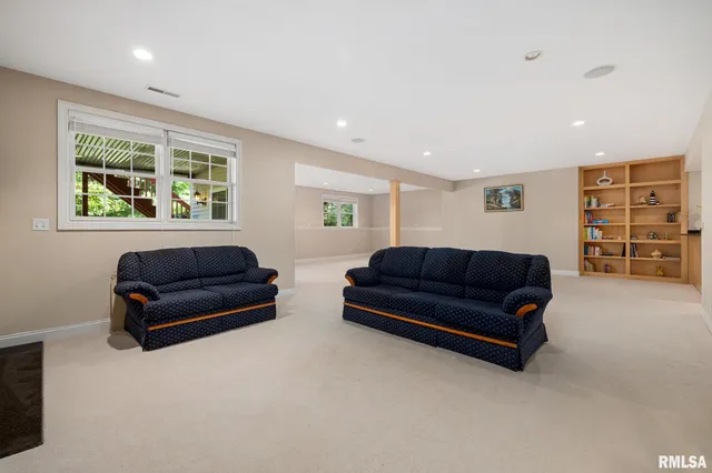 $585,000 | 1224 Autumn Ridge Court, Morton, IL 61550