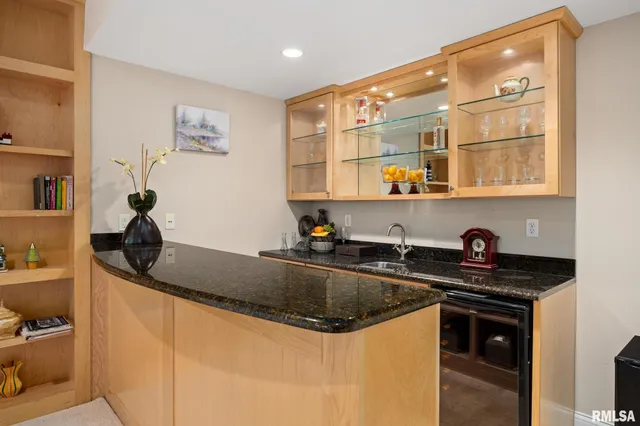 $585,000 | 1224 Autumn Ridge Court, Morton, IL 61550