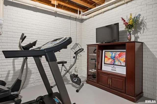 $585,000 | 1224 Autumn Ridge Court, Morton, IL 61550