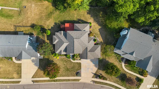 $585,000 | 1224 Autumn Ridge Court, Morton, IL 61550