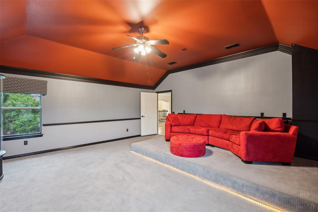 4528 Risinghill Drive Plano, TX 75024 - Photo 29 of 40 a living room with furniture