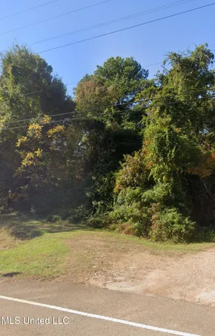 $100,000 | 4555 Sardis Lake Drive, Batesville, MS 38606