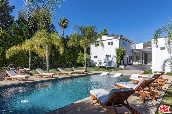 a view of a house with outdoor space