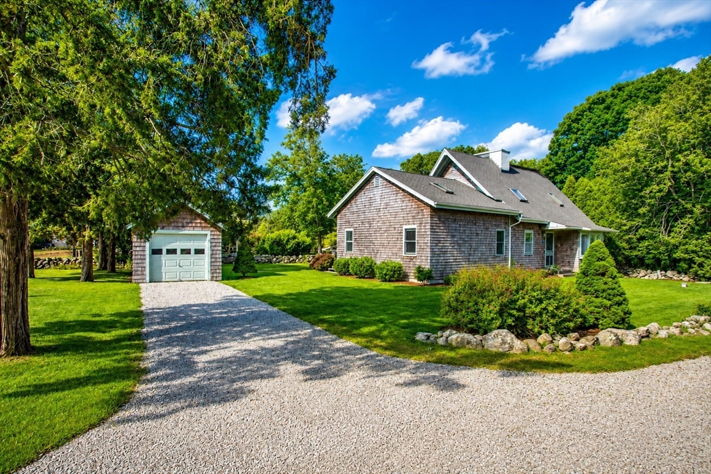 8 Juniper Road Westport, MA 02791 - Photo 4 of 35