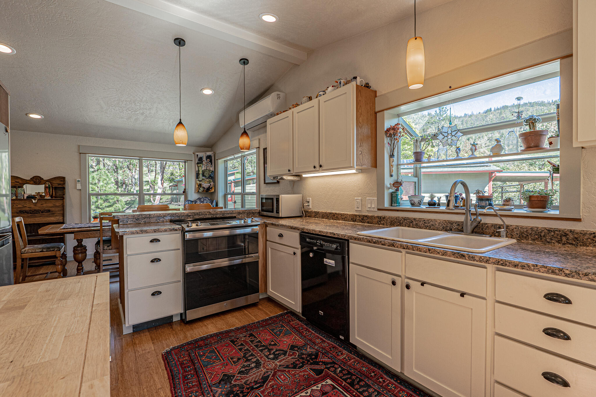 9449 Wagner Creek Road Talent, OR 97540 - Photo 20 of 63 DSC07028-HDR