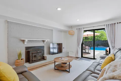 $1,250,000 | 11117 Whisperwood Lane, North Bethesda, MD 20852