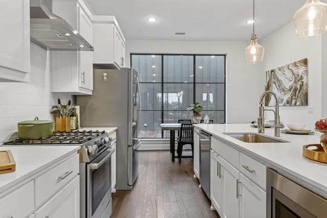 $599,000 | 737 North Zang Boulevard, Unit 102, Dallas, TX 75208