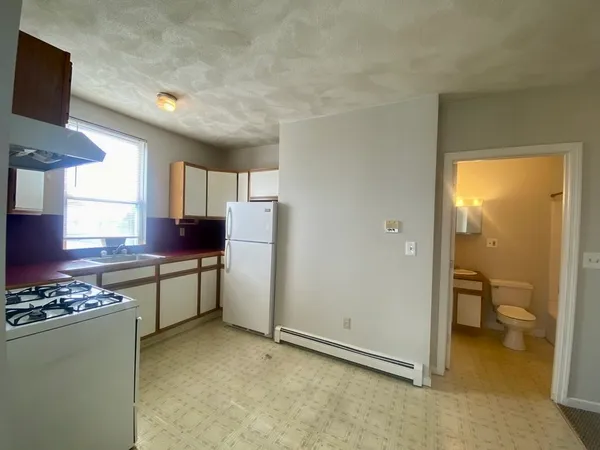 $2,400 | 594 Somerville Avenue, Unit 2B, Somerville, MA 02143