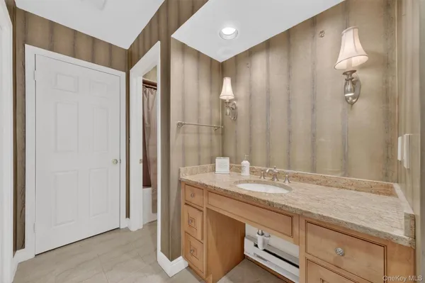 $689,900 | 228 Heritage Hills, Unit A, Somers, NY 10589