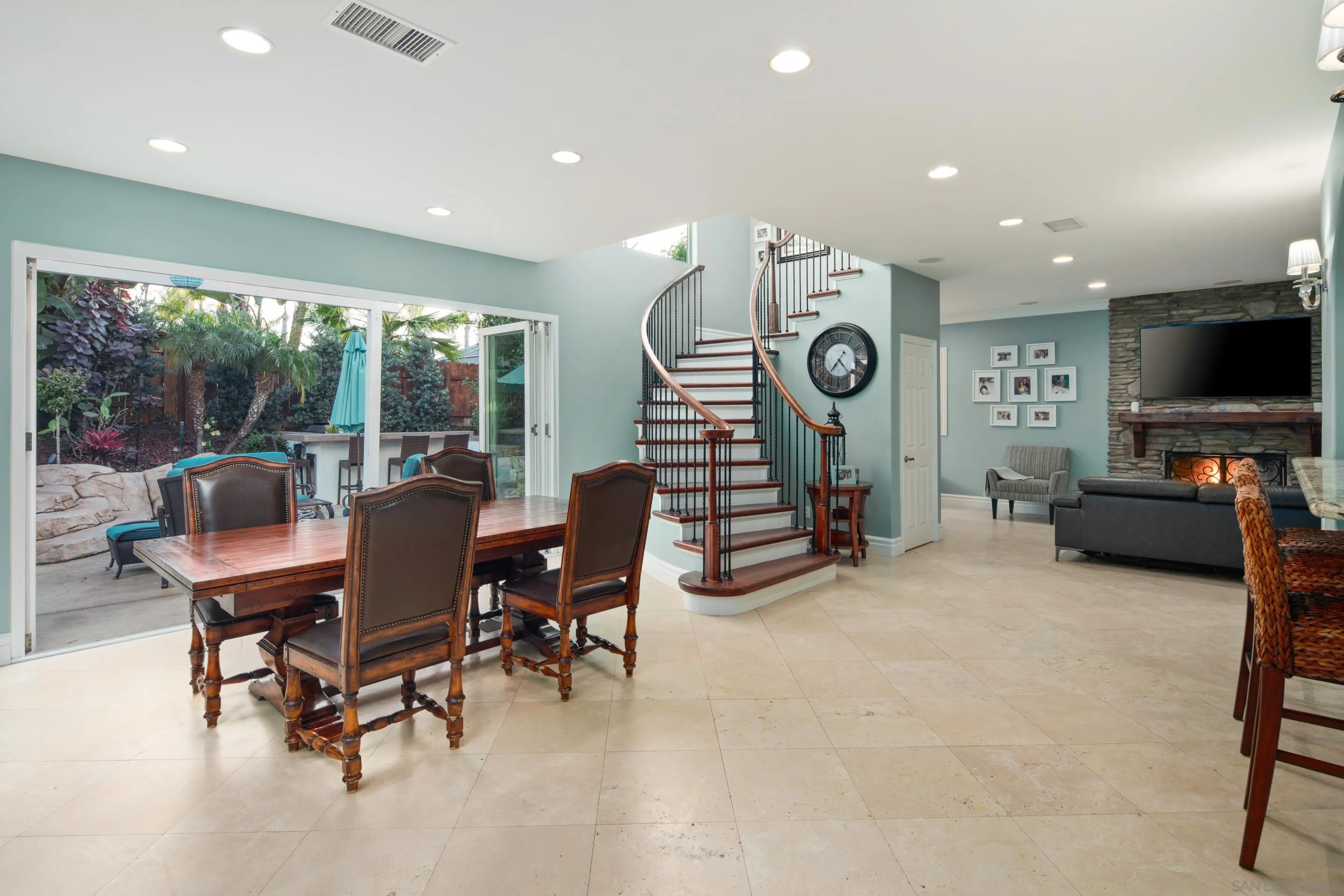 761 Ocean Crest Road Cardiff, CA 92007 - Photo 20 of 37 a view of a livingroom with furniture window and outside view