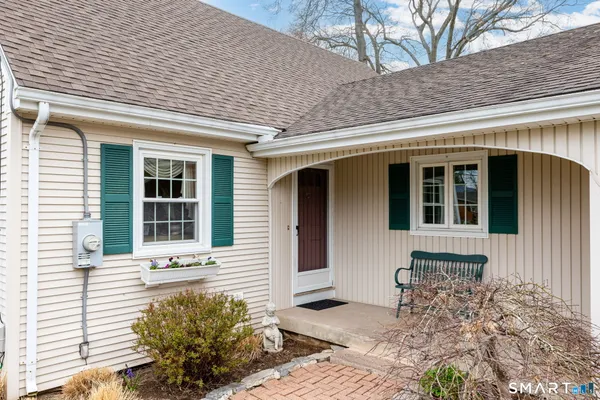 $439,900 | 269 Pine Lane, Wethersfield, CT 06109