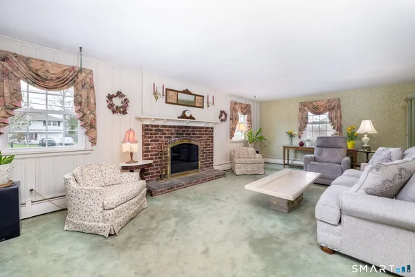 $439,900 | 269 Pine Lane, Wethersfield, CT 06109
