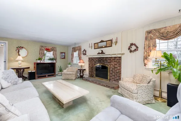 $439,900 | 269 Pine Lane, Wethersfield, CT 06109