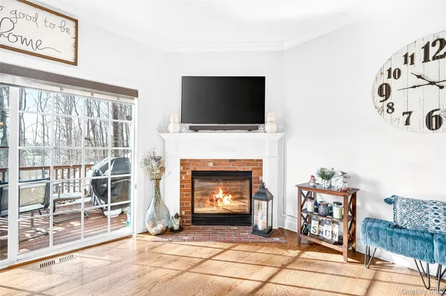 $459,000 | 102 Villa Court, Carmel, NY 10512