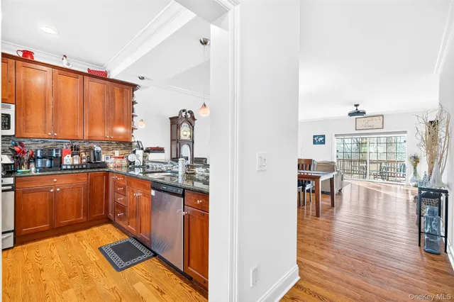 $459,000 | 102 Villa Court, Carmel, NY 10512