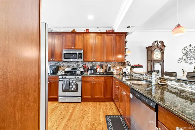 $459,000 | 102 Villa Court, Carmel, NY 10512