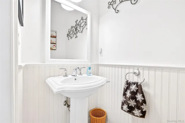 $459,000 | 102 Villa Court, Carmel, NY 10512