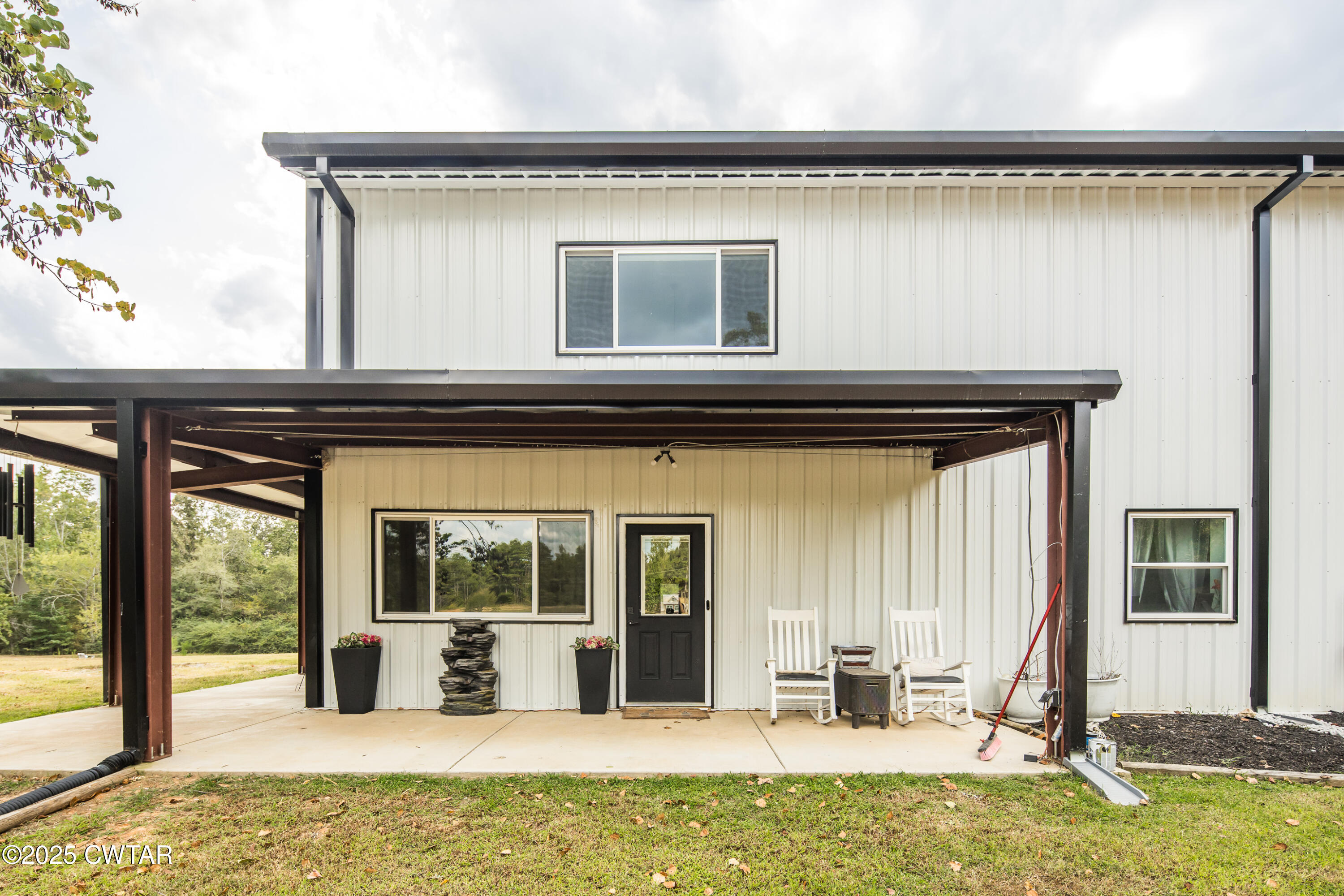 3670 Peavine Road Middleton, TN 38052 - Photo 3 of 29 a view of living room with furniture