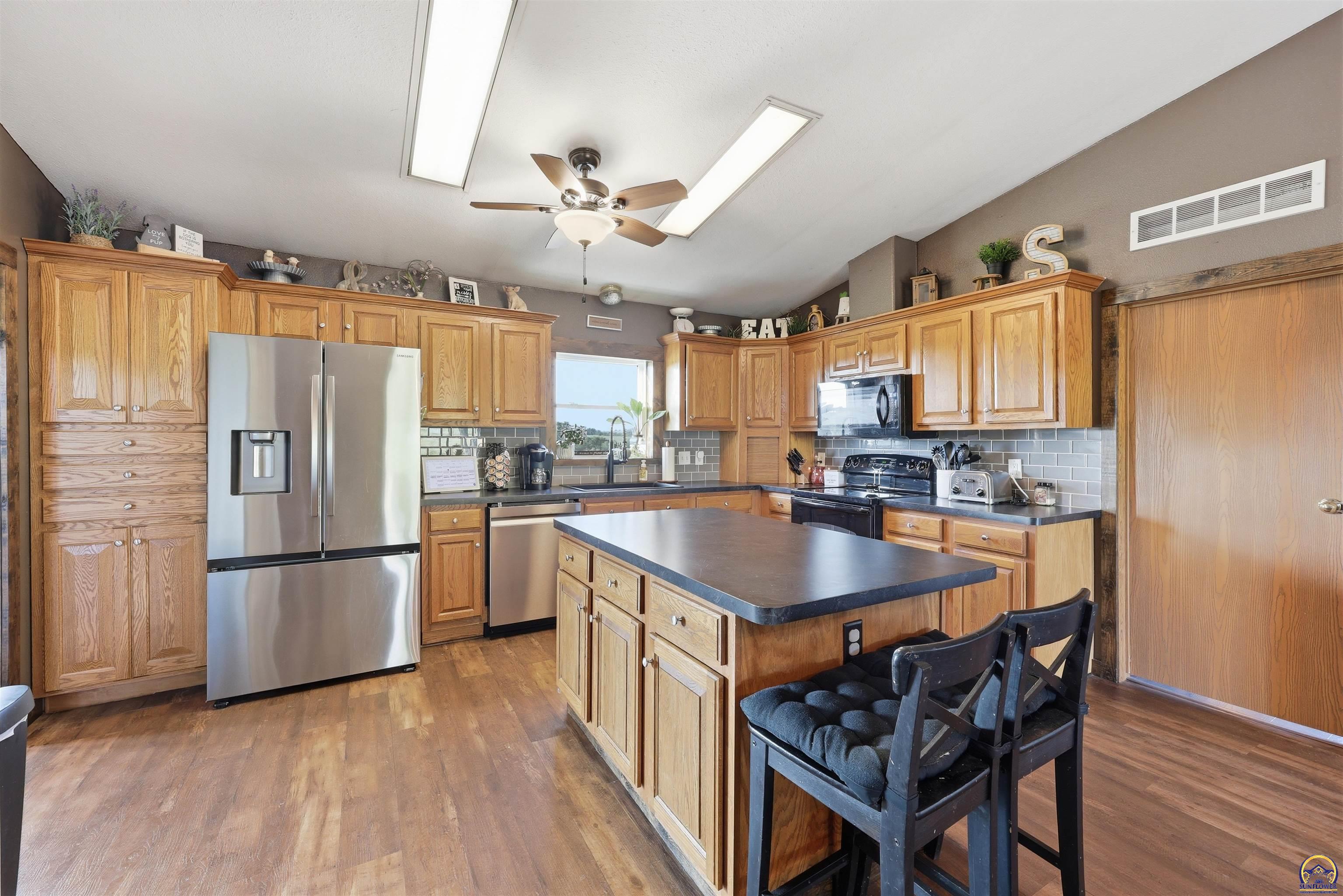6449 Northwest Humphrey Road Topeka, KS 66618 - Photo 14 of 47