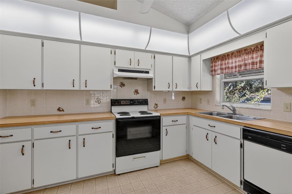 774 South Oak Crest Path Lecanto, FL 34461 - Photo 12 of 47