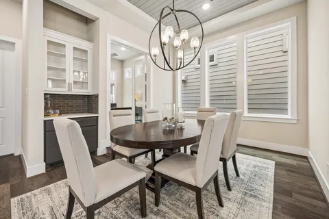 $700,000 | 2624 Fountain Key Boulevard, Houston, TX 77008