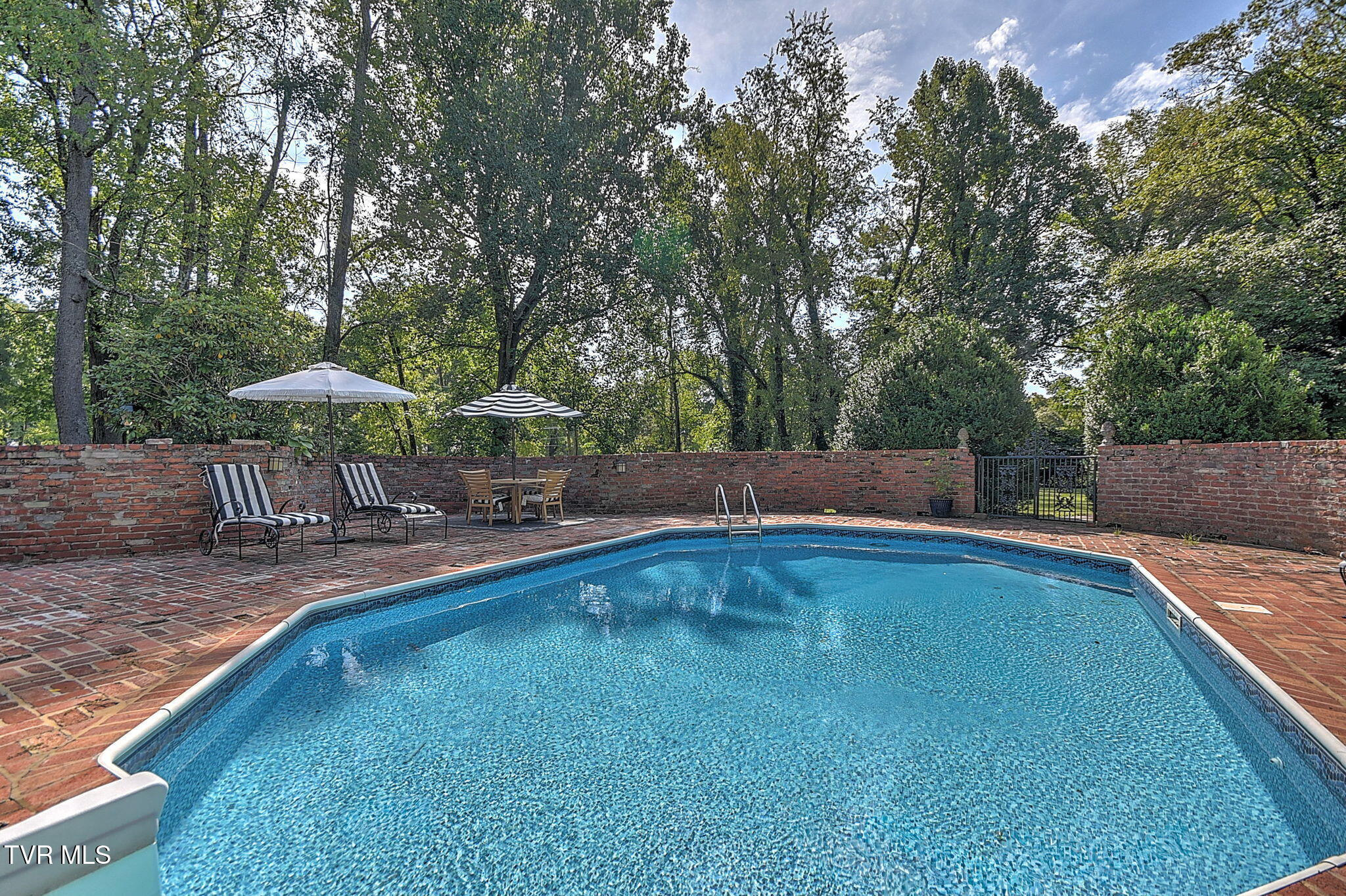 204 Parkway Road Bristol, TN 37620 - Photo 63 of 75 66-web-or-mls-204 Parkway KW-66